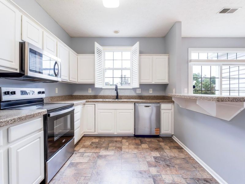 5882 Oak Path Lane, Columbus, OH 43213 Photo 8