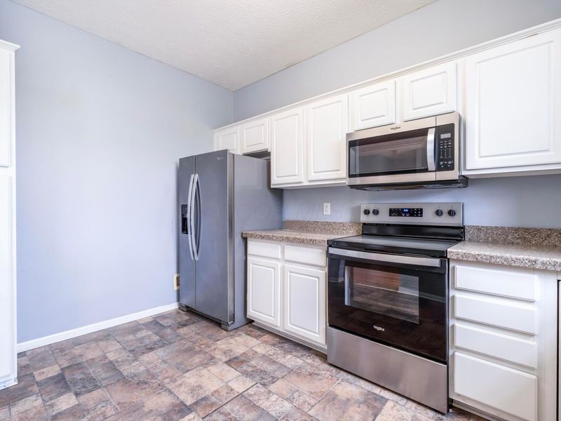 5882 Oak Path Lane, Columbus, OH 43213 Photo 9