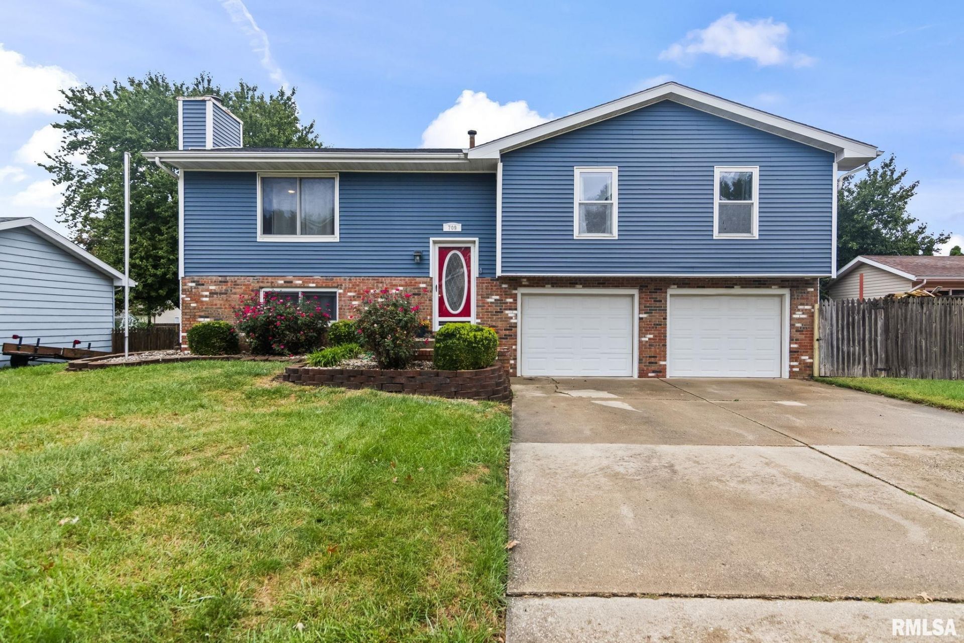 709 Cypress Drive, Chatham, IL 62629 Main Photo