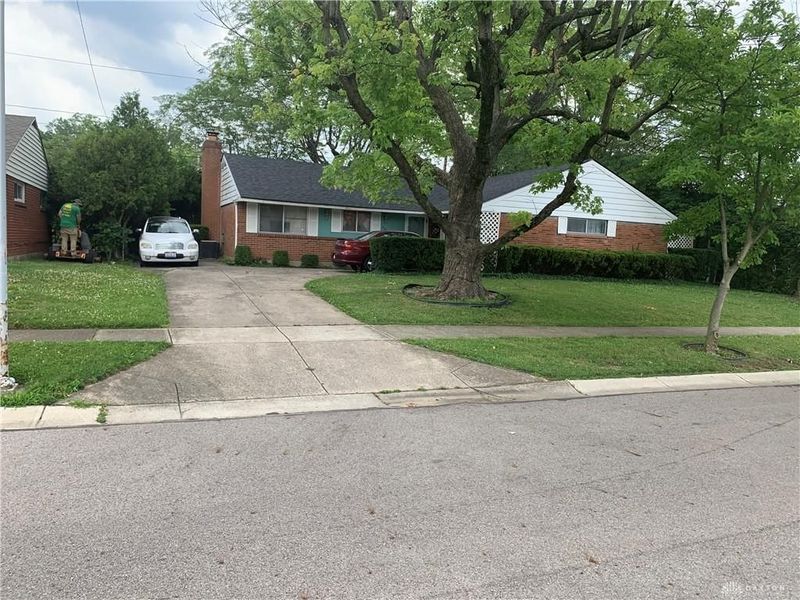 5467 Coleraine Drive, Huber Heights, OH 45424 Photo 2