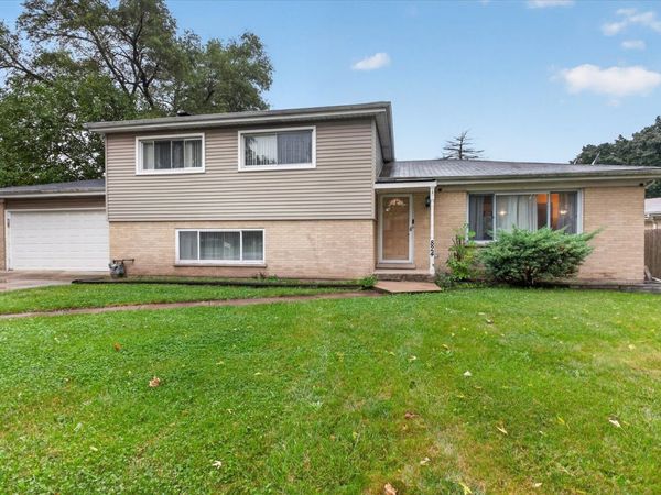 824 Dolores Drive , Bensenville, IL 60106