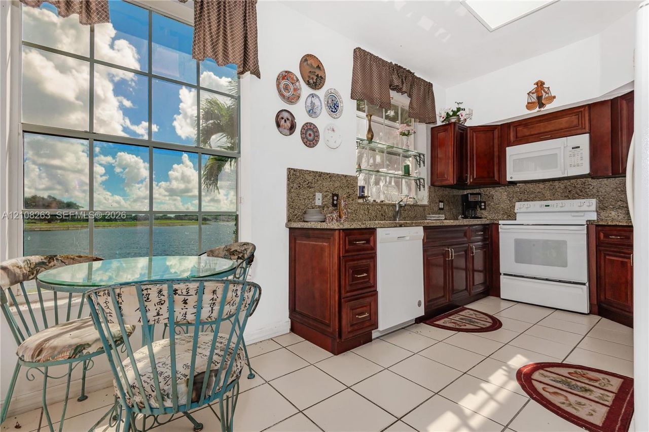 14817 Balgowan Rd , Unit 102-5, Miami Lakes, FL 33016 Photo