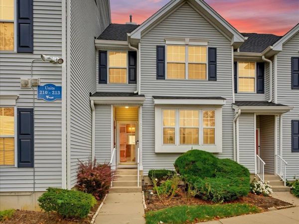 209 Blossom Circle, Dayton, NJ 08810