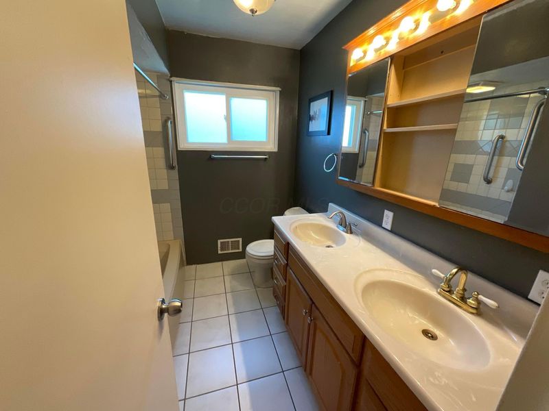 1178 Manfeld Drive, Columbus, OH 43227 Photo 13