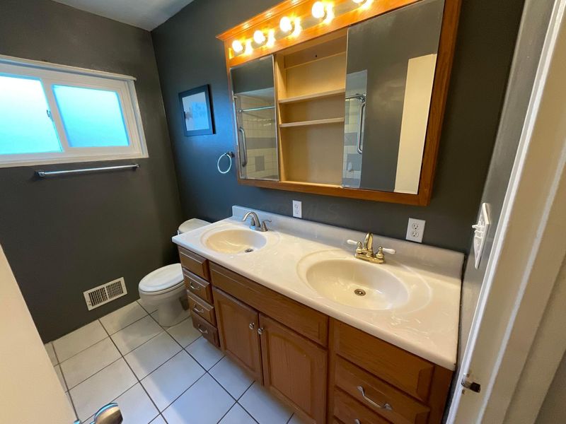 1178 Manfeld Drive, Columbus, OH 43227 Photo 14