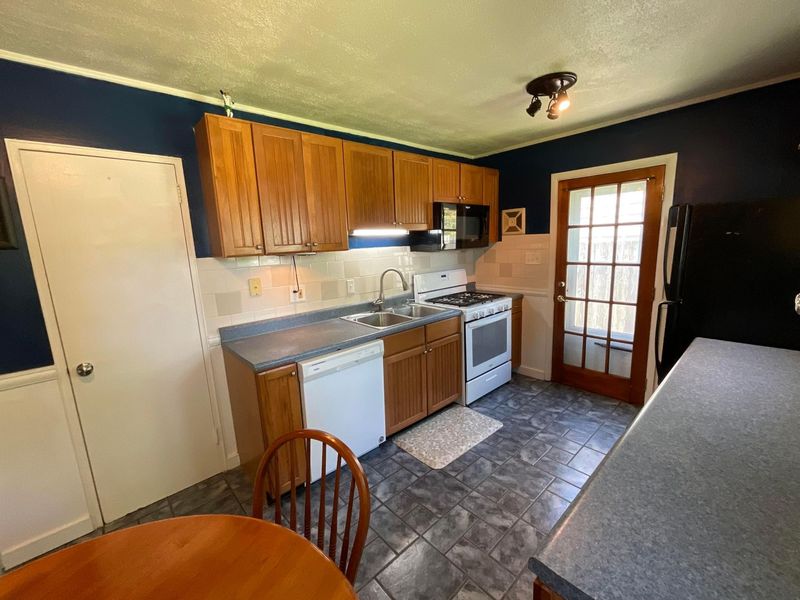 1178 Manfeld Drive, Columbus, OH 43227 Photo 9
