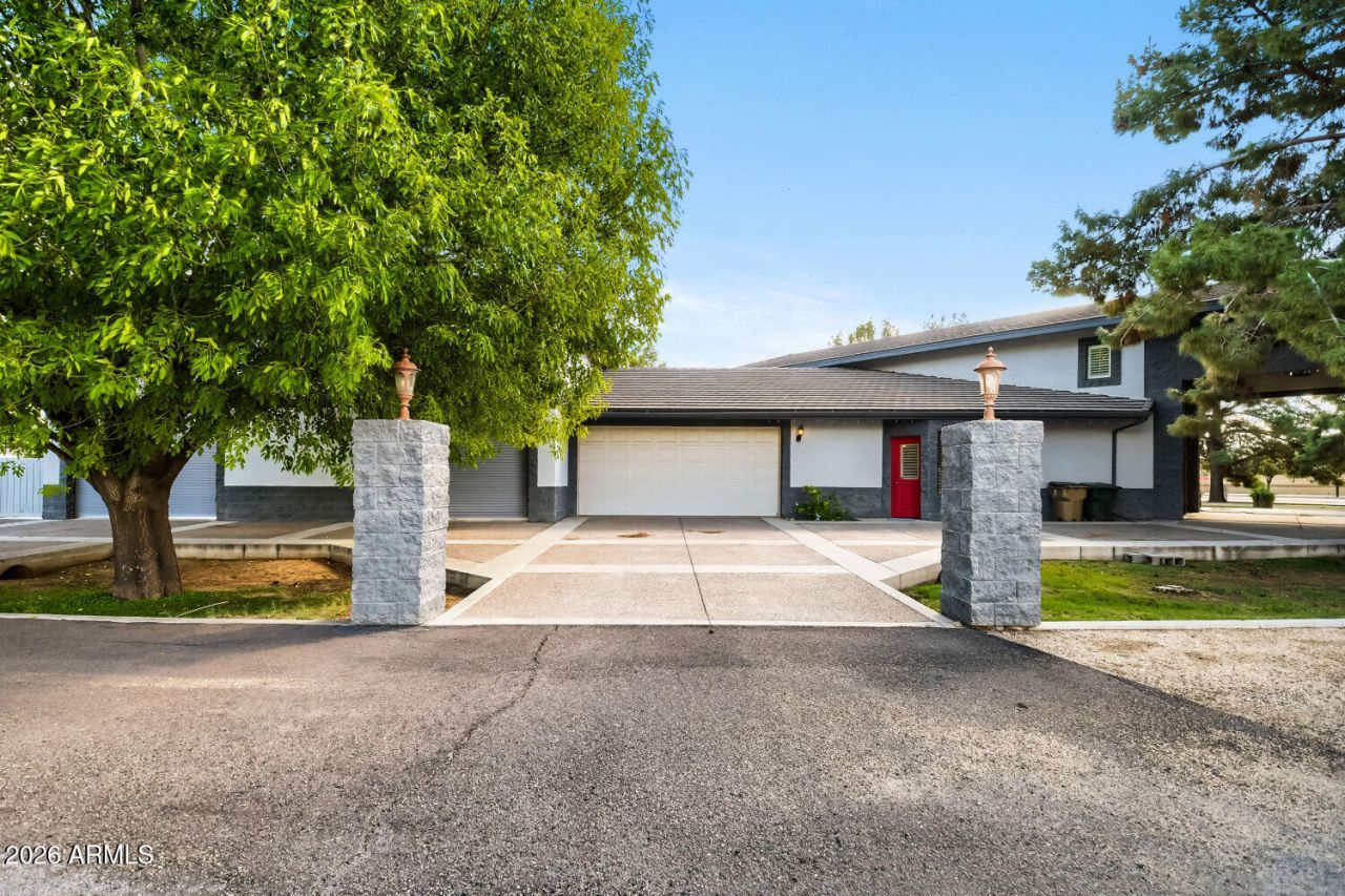 7740 W ORANGEWOOD Avenue, Glendale, AZ 85303