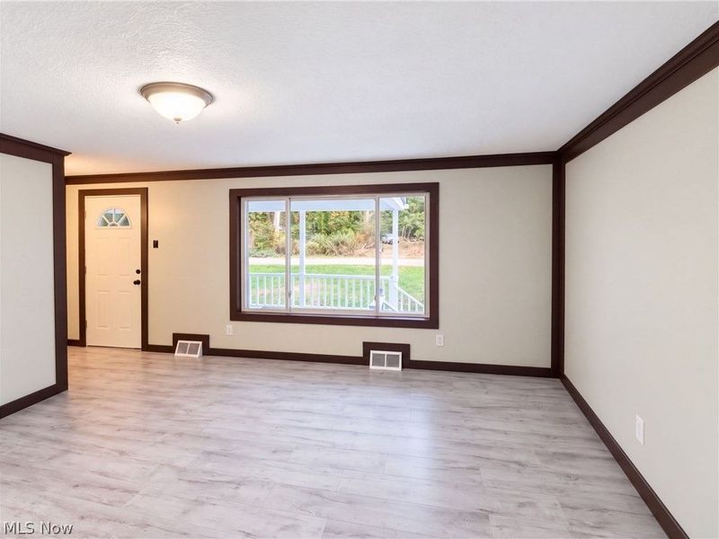 3843 Globe Avenue, Lorain, OH 44055 Photo 3