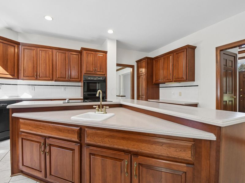 1215 Poppy Hills Drive, Blacklick, OH 43004 Photo 20