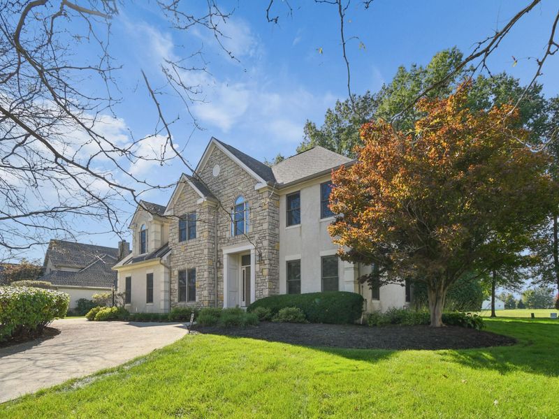 1215 Poppy Hills Drive, Blacklick, OH 43004 Photo 3
