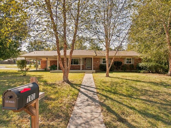 101 Raspberry St., Collins, MS 39428