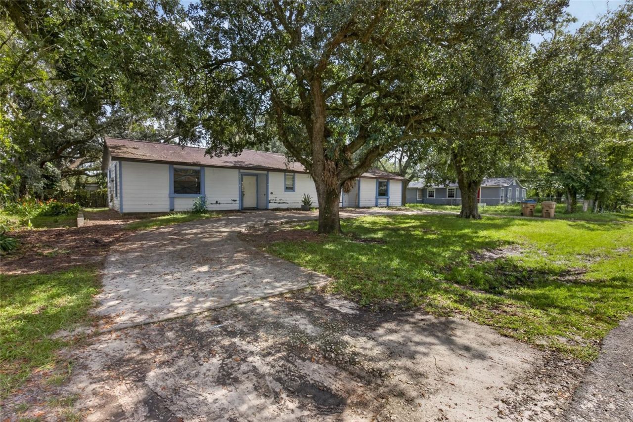 1451 Nocatee Street , Intercession City, FL 33848 Photo