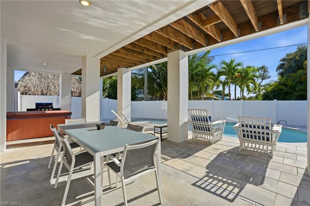 118 Fairweather Ln, Fort Myers Beach, FL 33931 Photo
