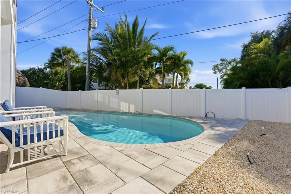 118 Fairweather Ln, Fort Myers Beach, FL 33931 Photo
