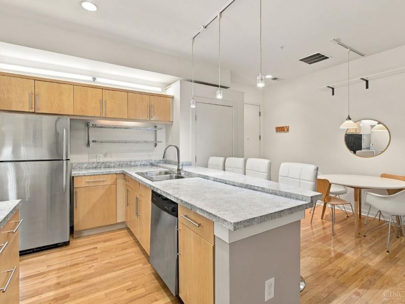 1150 Vine Street, Unit 27, Cincinnati, OH 45202 Photo 17