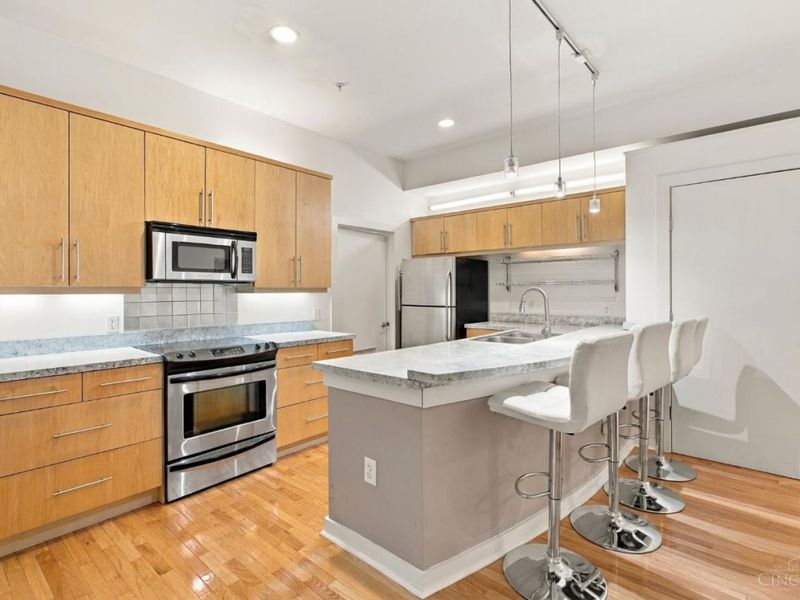 1150 Vine Street, Unit 27, Cincinnati, OH 45202 Photo 34