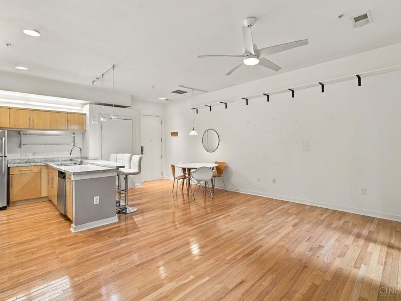 1150 Vine Street, Unit 27, Cincinnati, OH 45202 Photo 35
