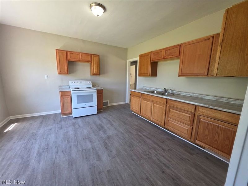 11419 Durant Avenue, Cleveland, OH 44108 Photo 4