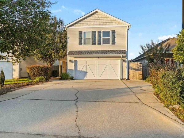 126 Cottage View Dr, Pensacola, FL 32507