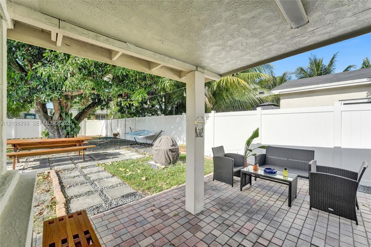 2826 Dewey St , Hollywood, FL 33020 Photo