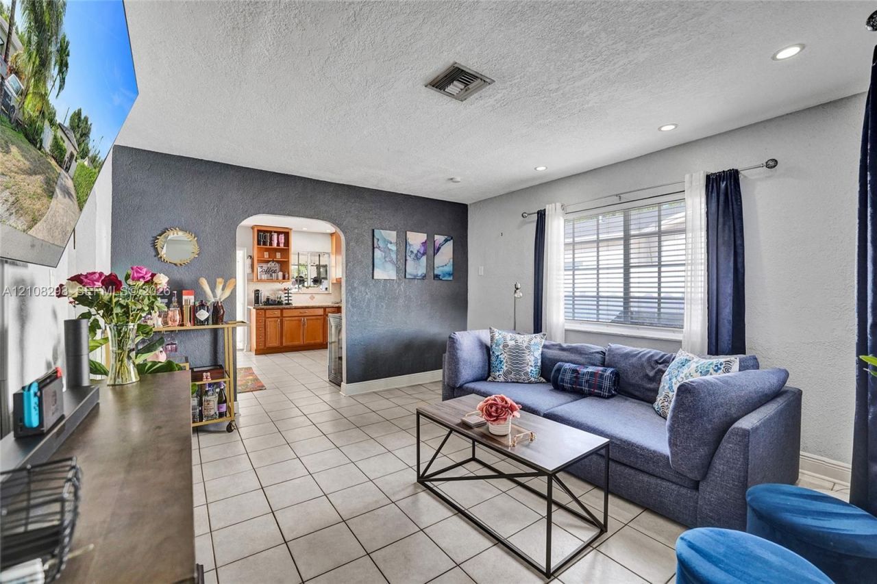 2826 Dewey St , Hollywood, FL 33020 Photo