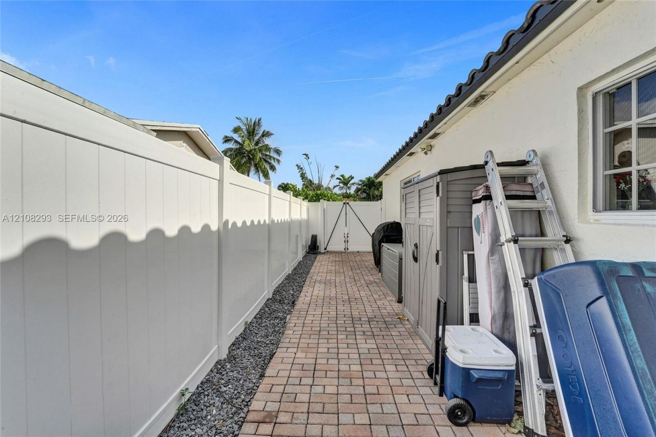 2826 Dewey St , Hollywood, FL 33020 Photo