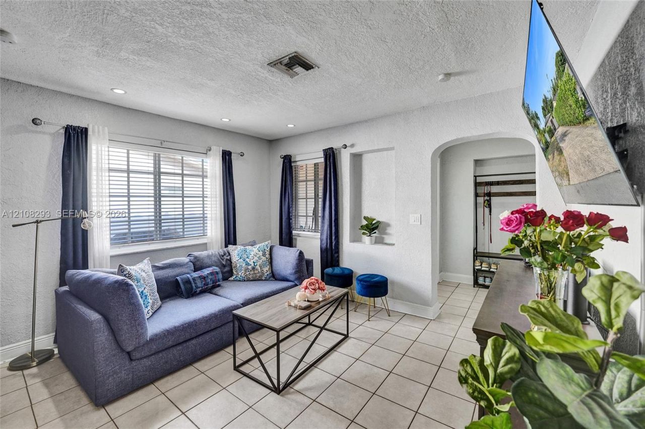 2826 Dewey St , Hollywood, FL 33020 Photo