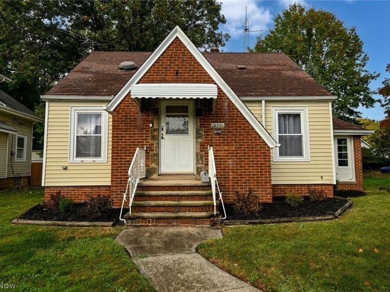 19251 Naumann Avenue, Euclid, OH 44119 Photo 2