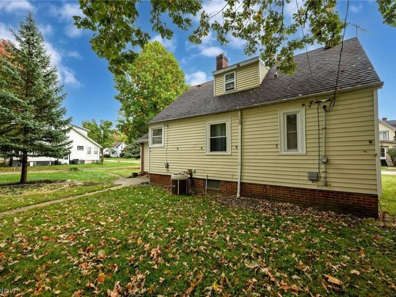 19251 Naumann Avenue, Euclid, OH 44119 Photo 32