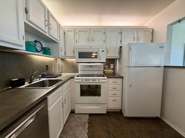 29 PINE ARBOR Lane, Unit 204, Vero Beach, FL 32962