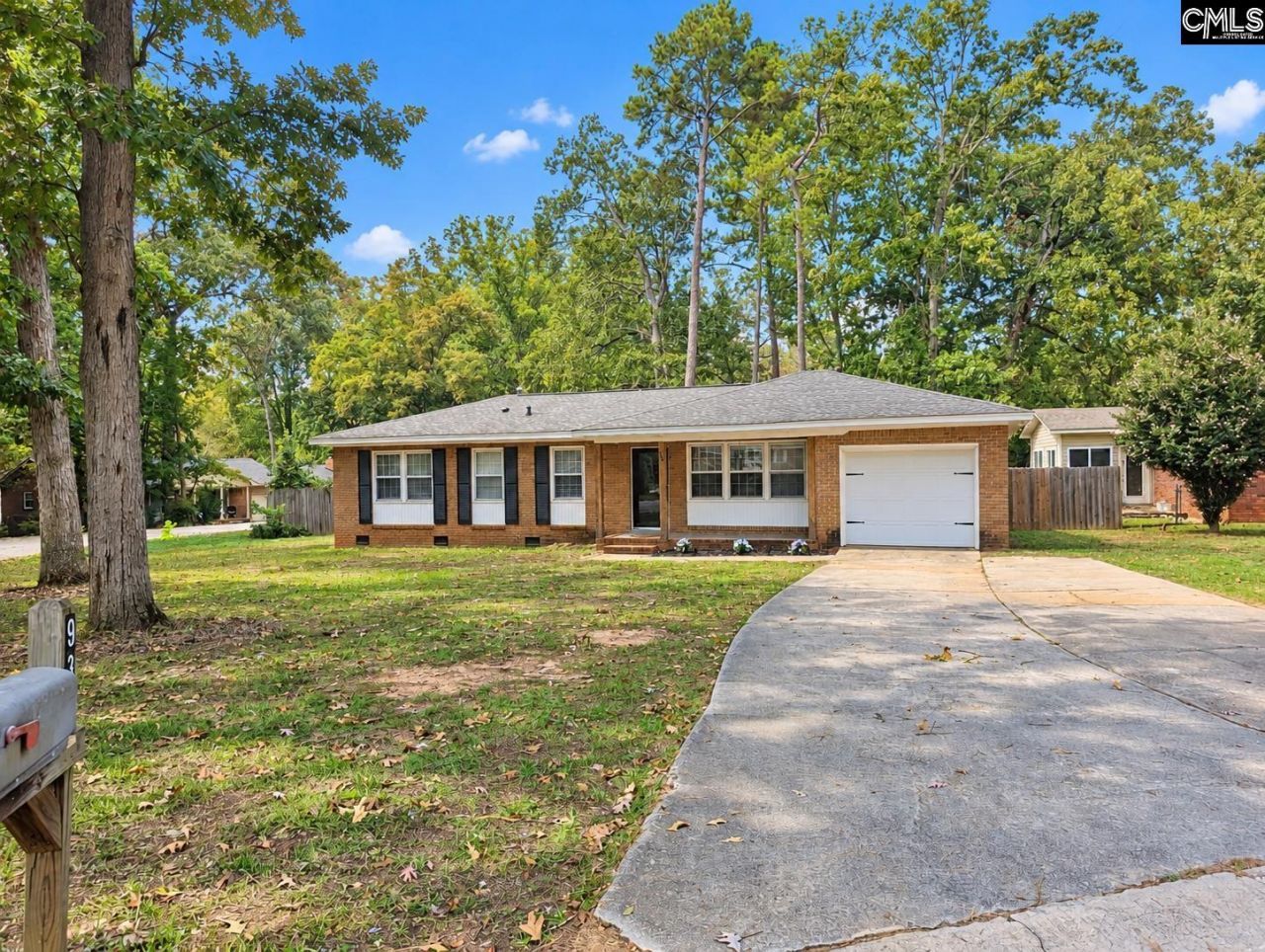 933 Baffin Bay Road  Photo 4