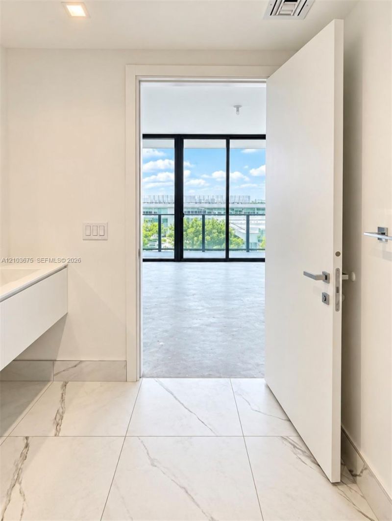 1170 E Hallandale Beach Blvd, Unit 305, Hallandale Beach, FL 33009 Photo