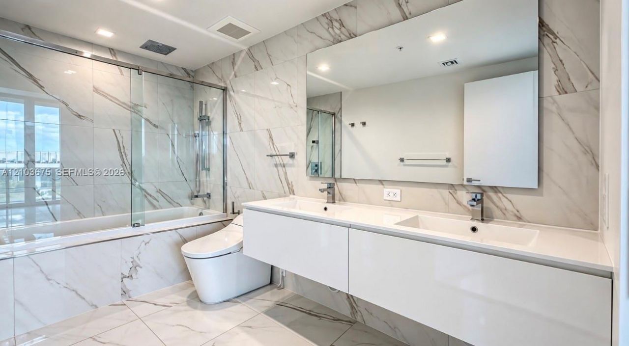 1170 E Hallandale Beach Blvd, Unit 305, Hallandale Beach, FL 33009 Photo