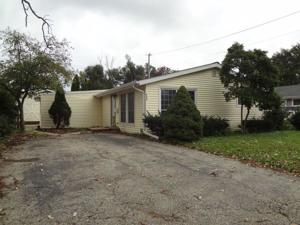 423 Blackhawk Avenue , Carpentersville, IL 60110