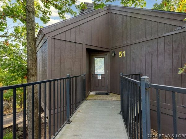 61 Tree Top Lane, Unit 51, Four Seasons, MO 65049