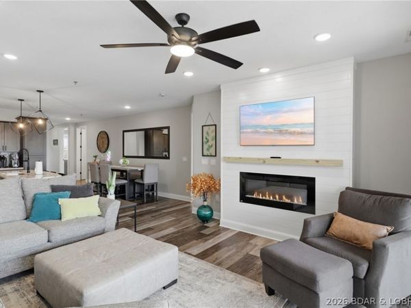 1065 Topsider Lane , Unit 404, Osage Beach, MO 65065