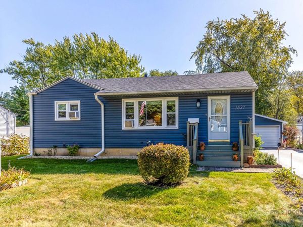 1627 Ferry Street , Waukegan, IL 60087