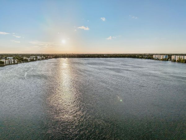 110 Lake Emerald Drive, Unit 303, Oakland Park, FL 33309