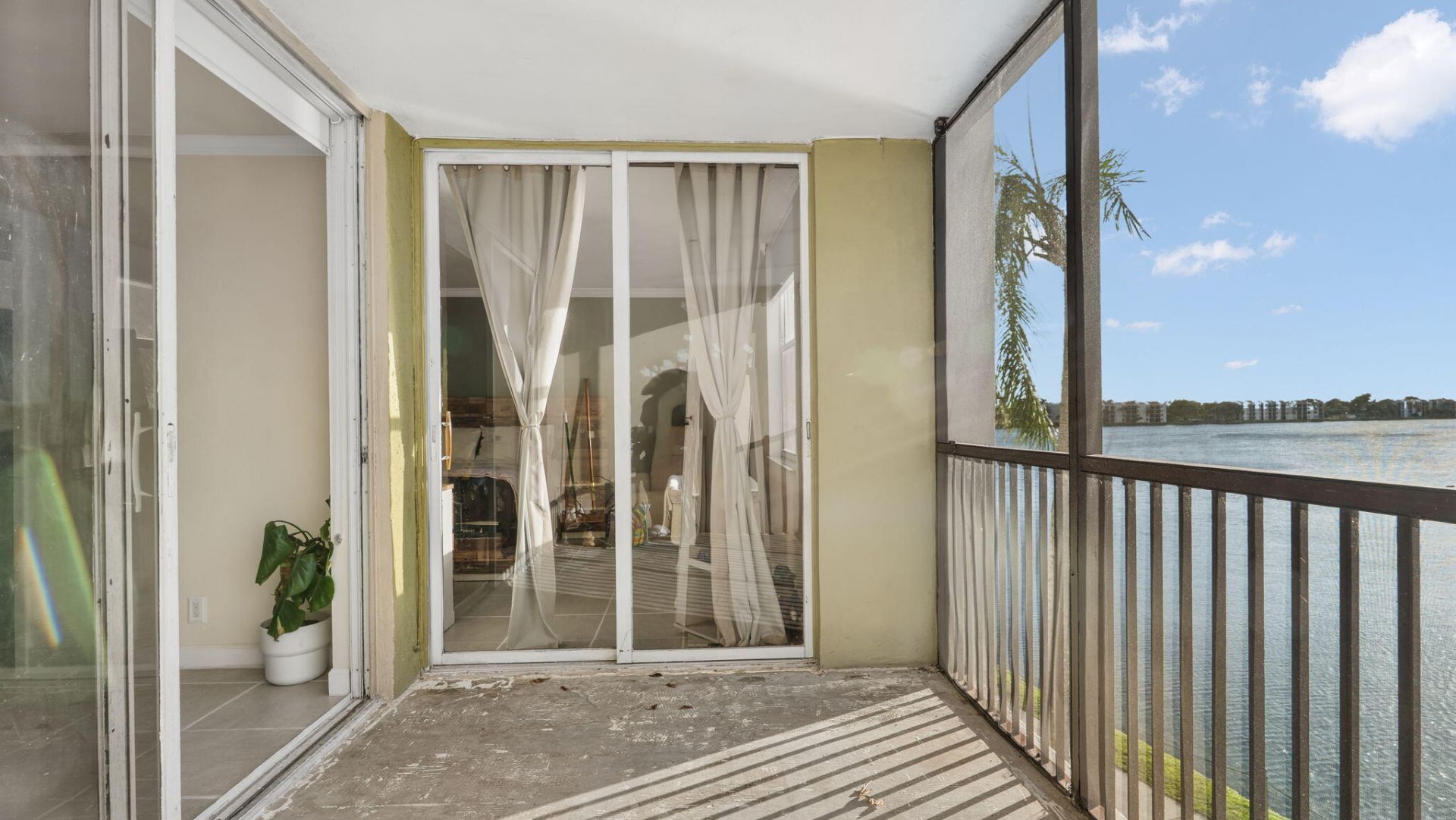 110 Lake Emerald Drive, Unit 303, Oakland Park, FL 33309 Photo