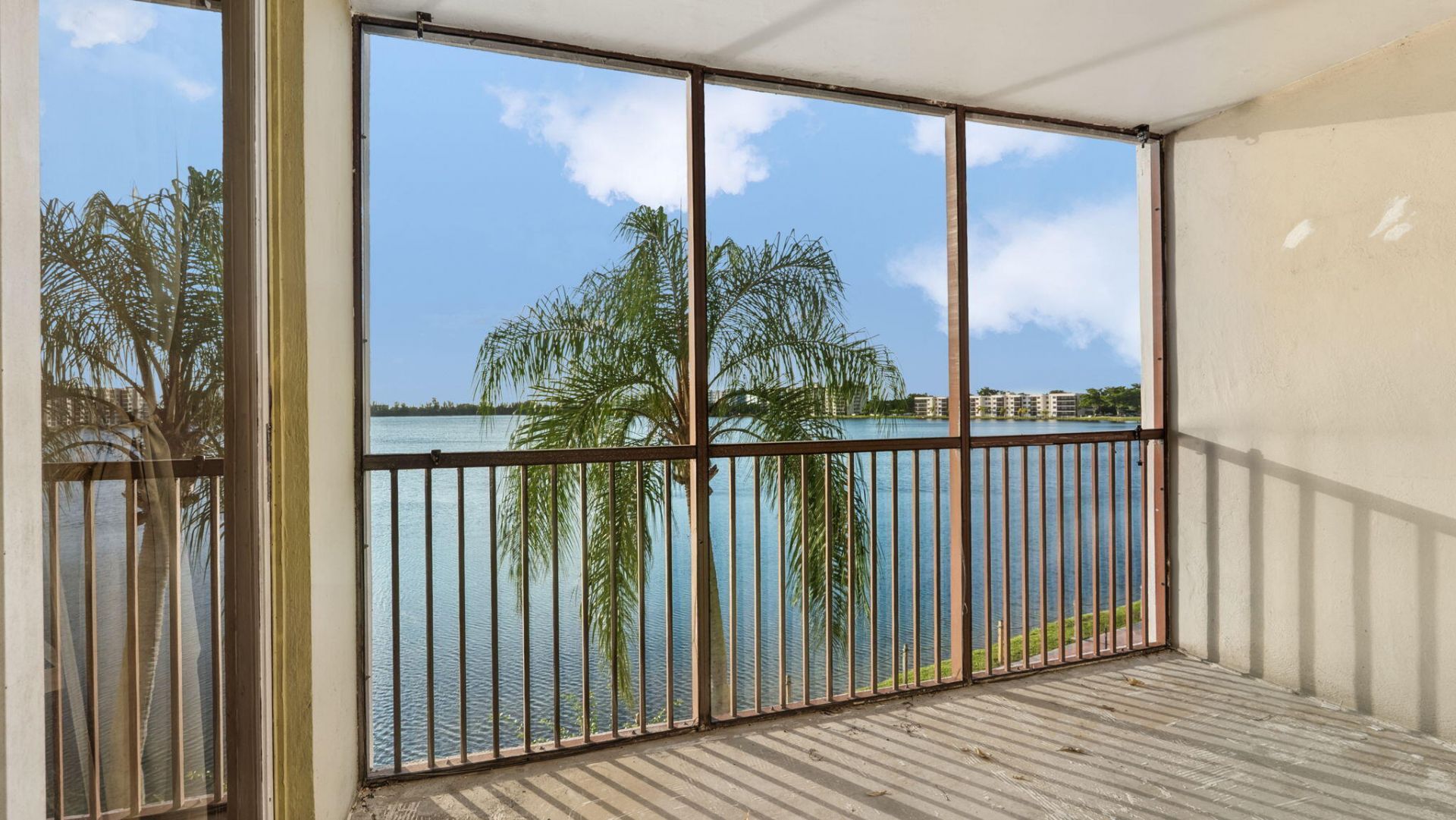 110 Lake Emerald Drive, Unit 303, Oakland Park, FL 33309 Photo