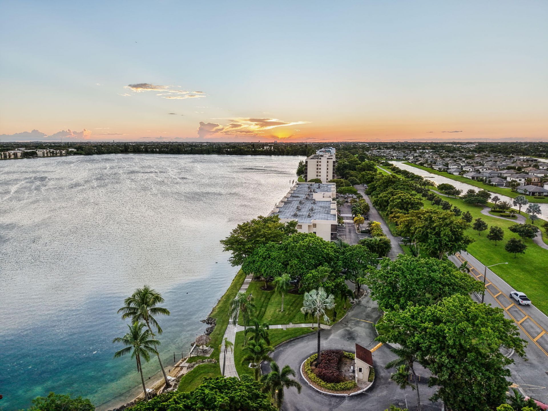 110 Lake Emerald Drive, Unit 303, Oakland Park, FL 33309 Photo