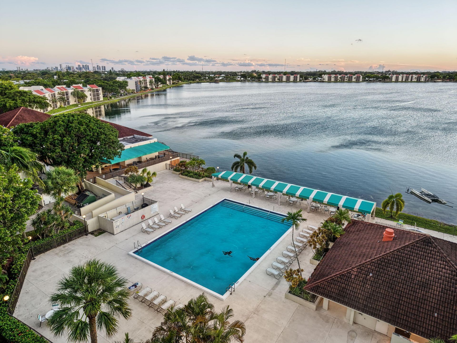 110 Lake Emerald Drive, Unit 303, Oakland Park, FL 33309 Photo