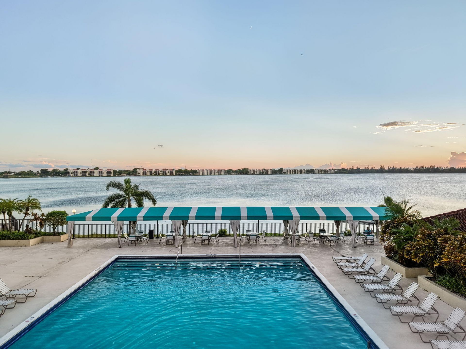 110 Lake Emerald Drive, Unit 303, Oakland Park, FL 33309 Photo