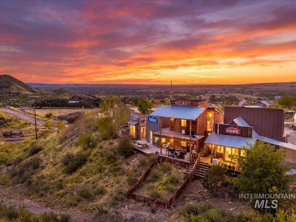 4561 Frozen Dog Rd, Emmett, ID 83617