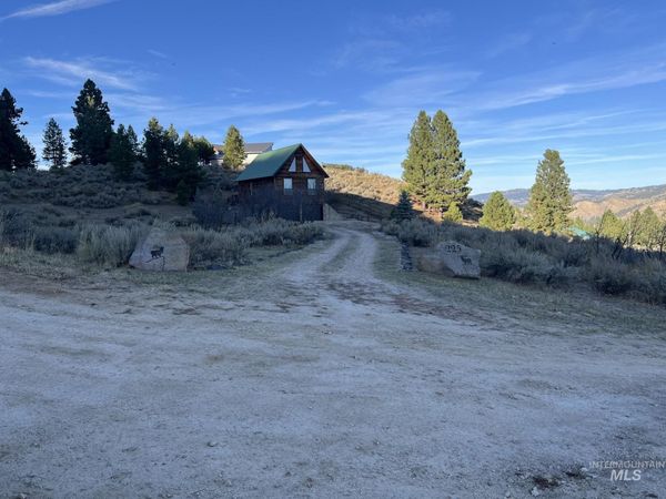225 Evergreen Dr., Boise, ID 83716