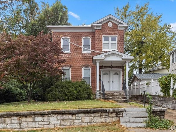 824 Henry Street , Alton, IL 62002