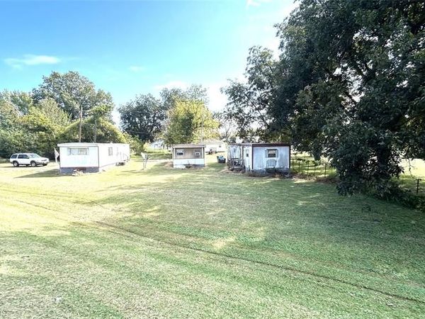 334-336 Grissom , Dexter, MO 63841