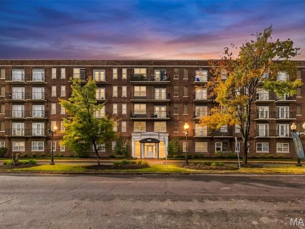 5630 Pershing Avenue , St Louis, MO 63112