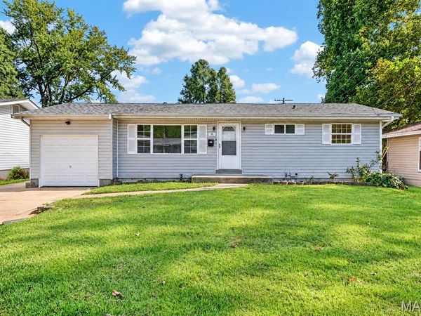 30 Cortez Drive , Florissant, MO 63031