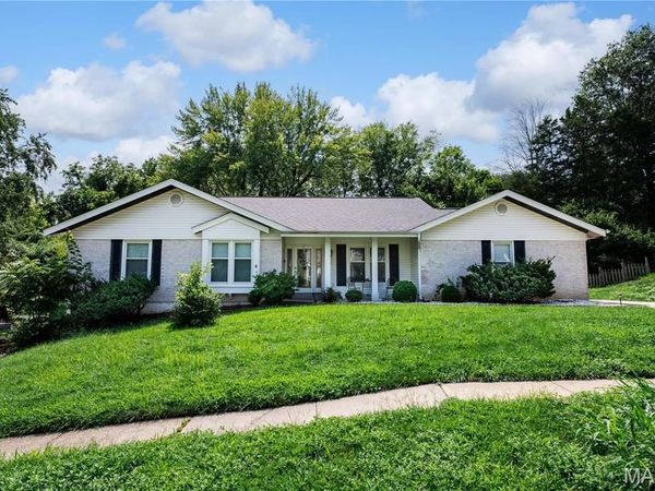 14338 Millbriar Circle, Chesterfield, MO 63017